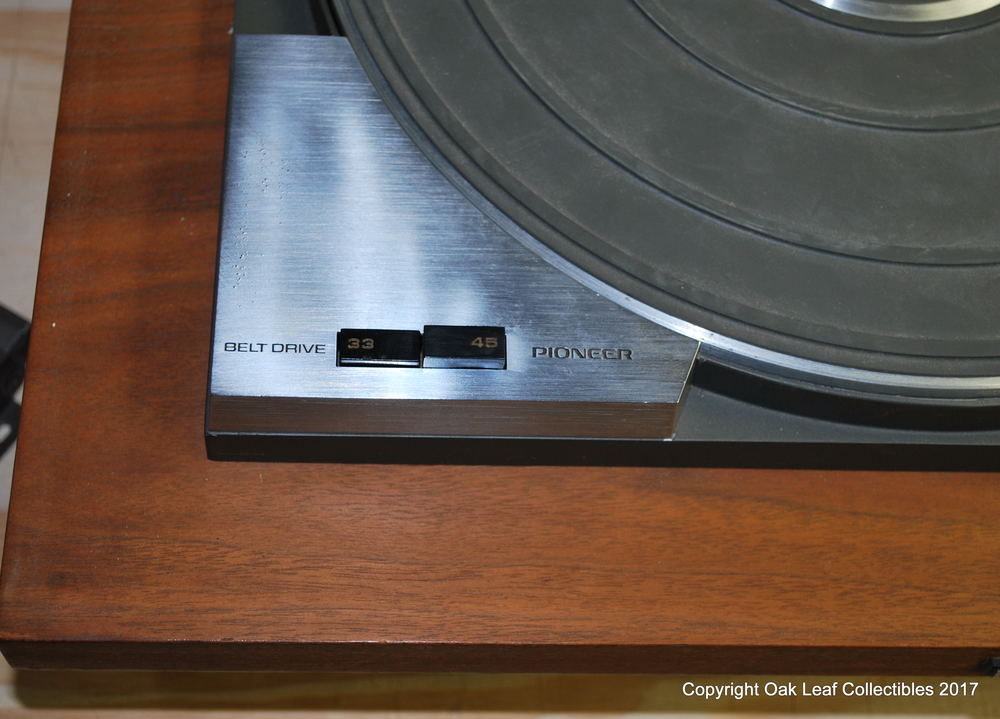 Pioneer PL-50 Turntable Wood Base Serviced Original BOX! This is a used  item. In excellent condition!