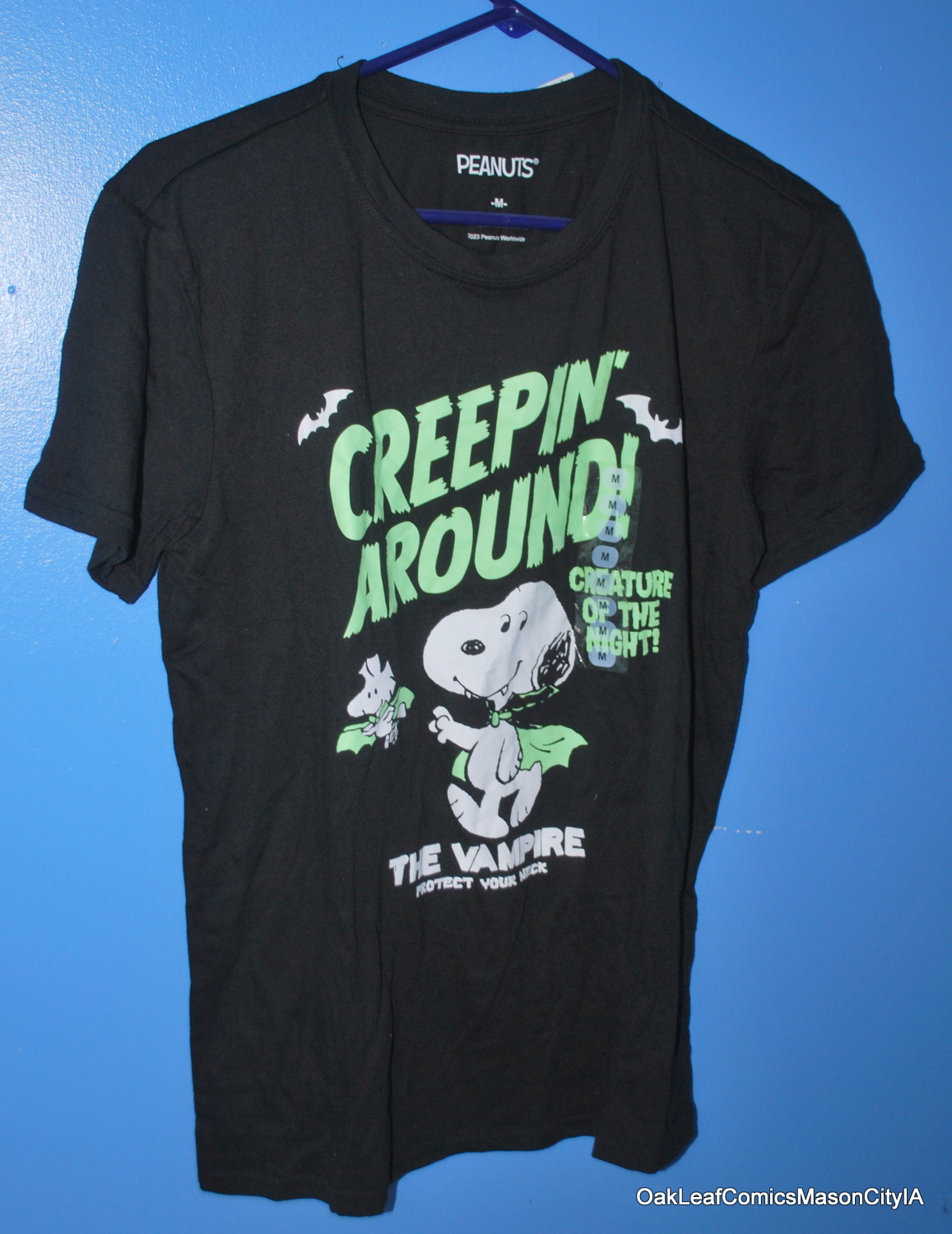 PEANUTS SNOOPY Vampire Creepin Around Halloween T-Shirt NWT Adult